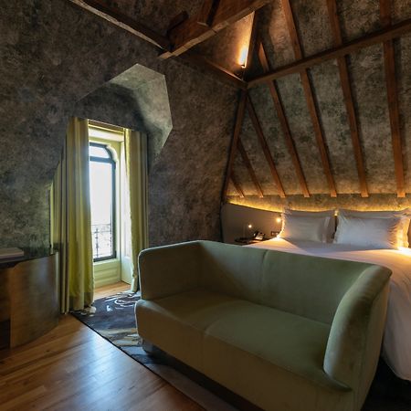 Vila Foz Hotel & Spa - Member Of Design Hotels Porto Zewnętrze zdjęcie The 17th-century attic suite