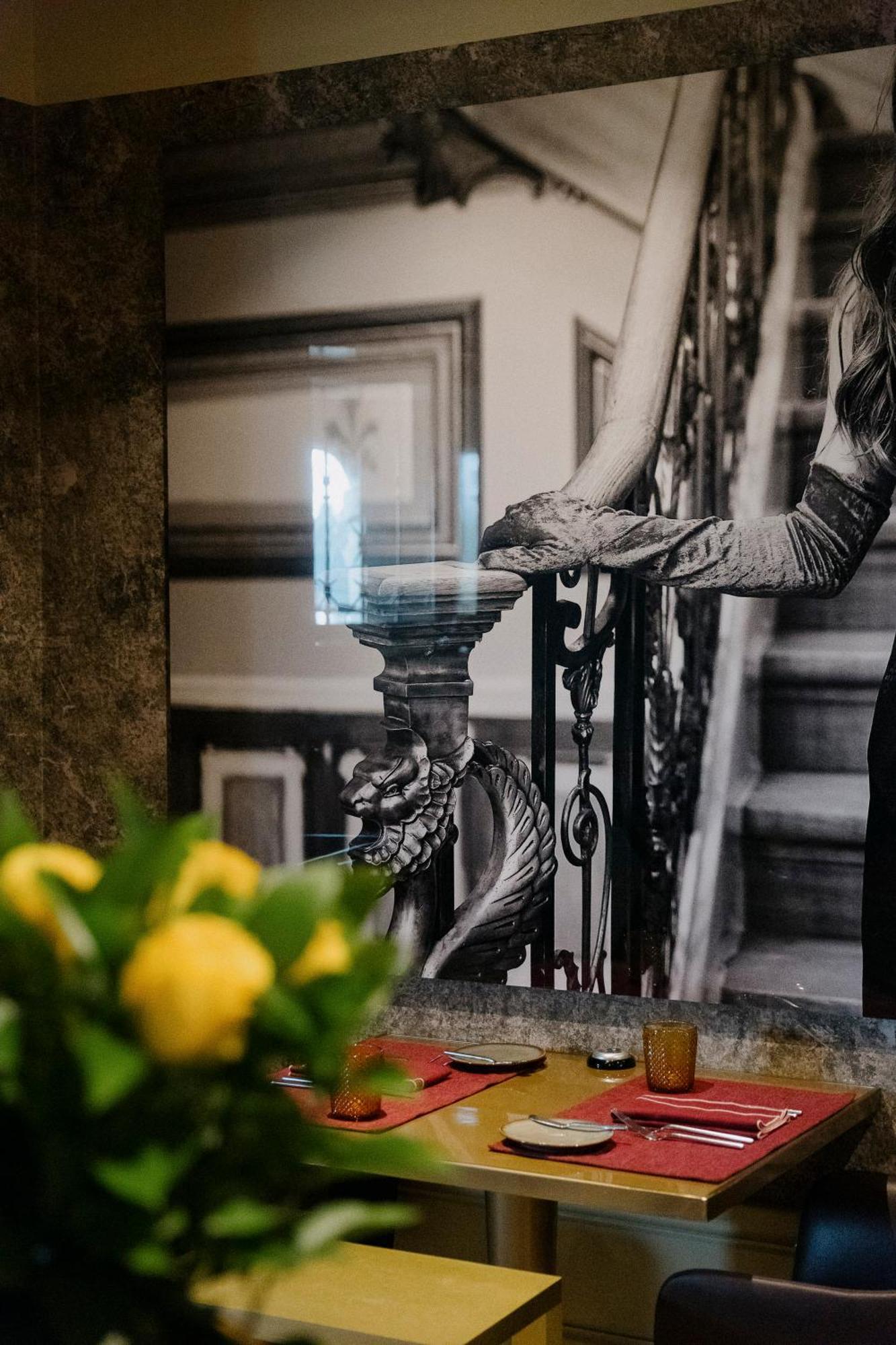 Vila Foz Hotel & Spa - Member Of Design Hotels Porto Zewnętrze zdjęcie The staircase